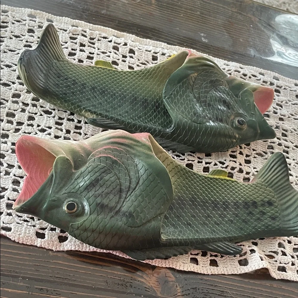 Bass fish sandals men’s size 11/12 unique awesome sandals